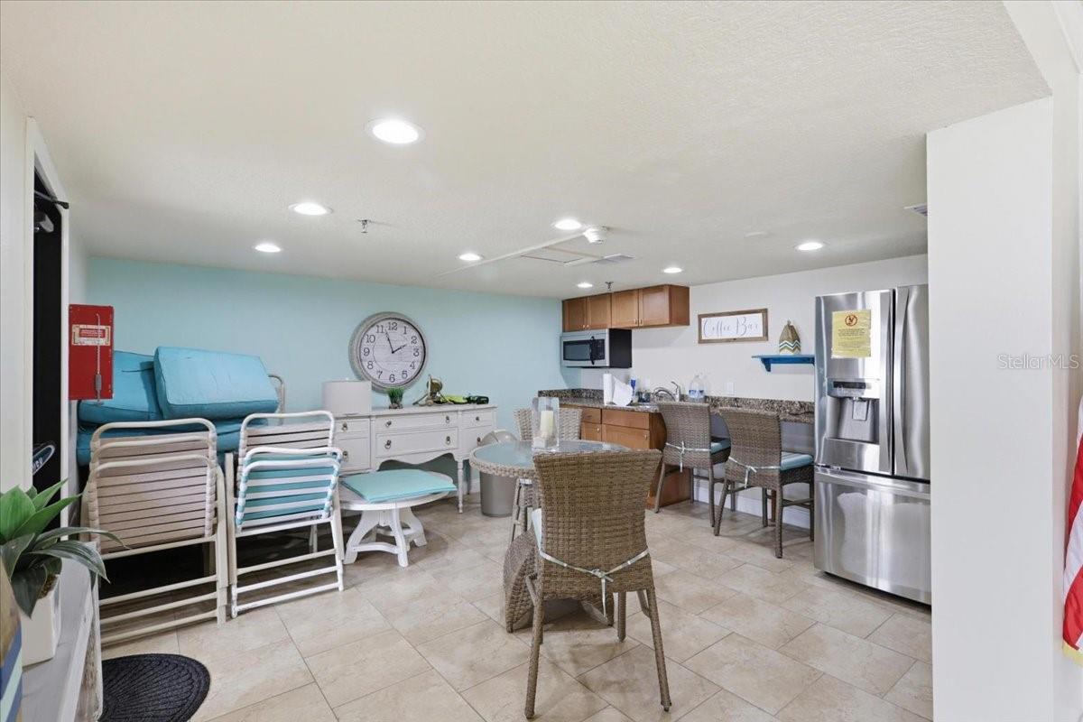 SHORES OF MADEIRA CONDO - Residential