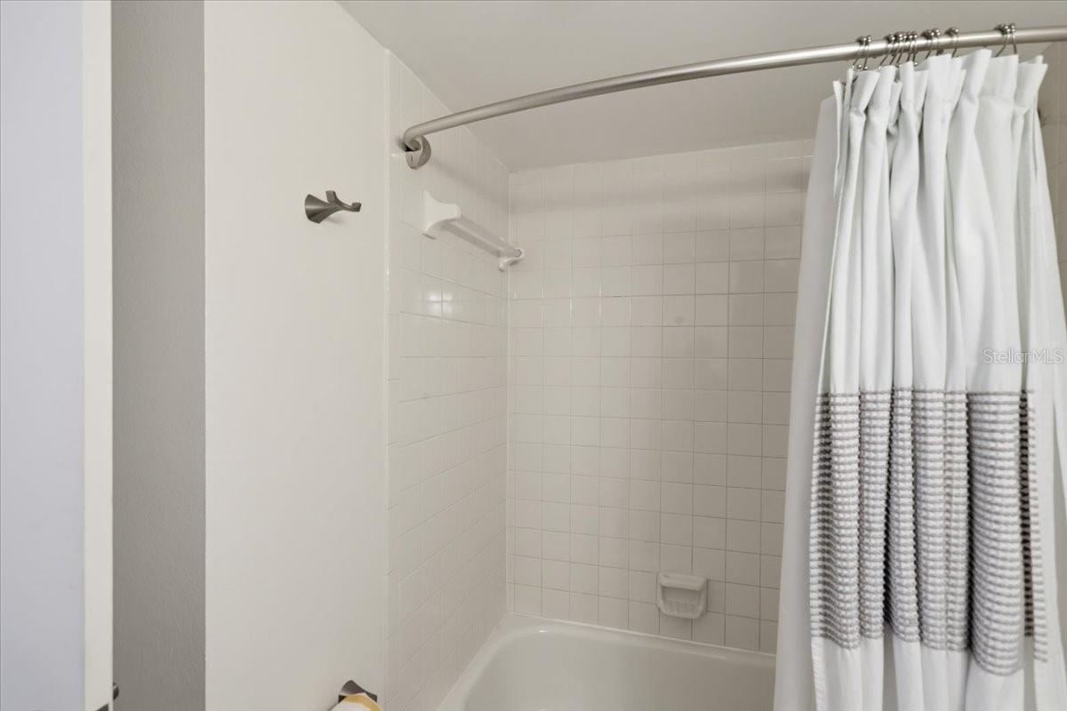 SHORES OF MADEIRA CONDO - Residential