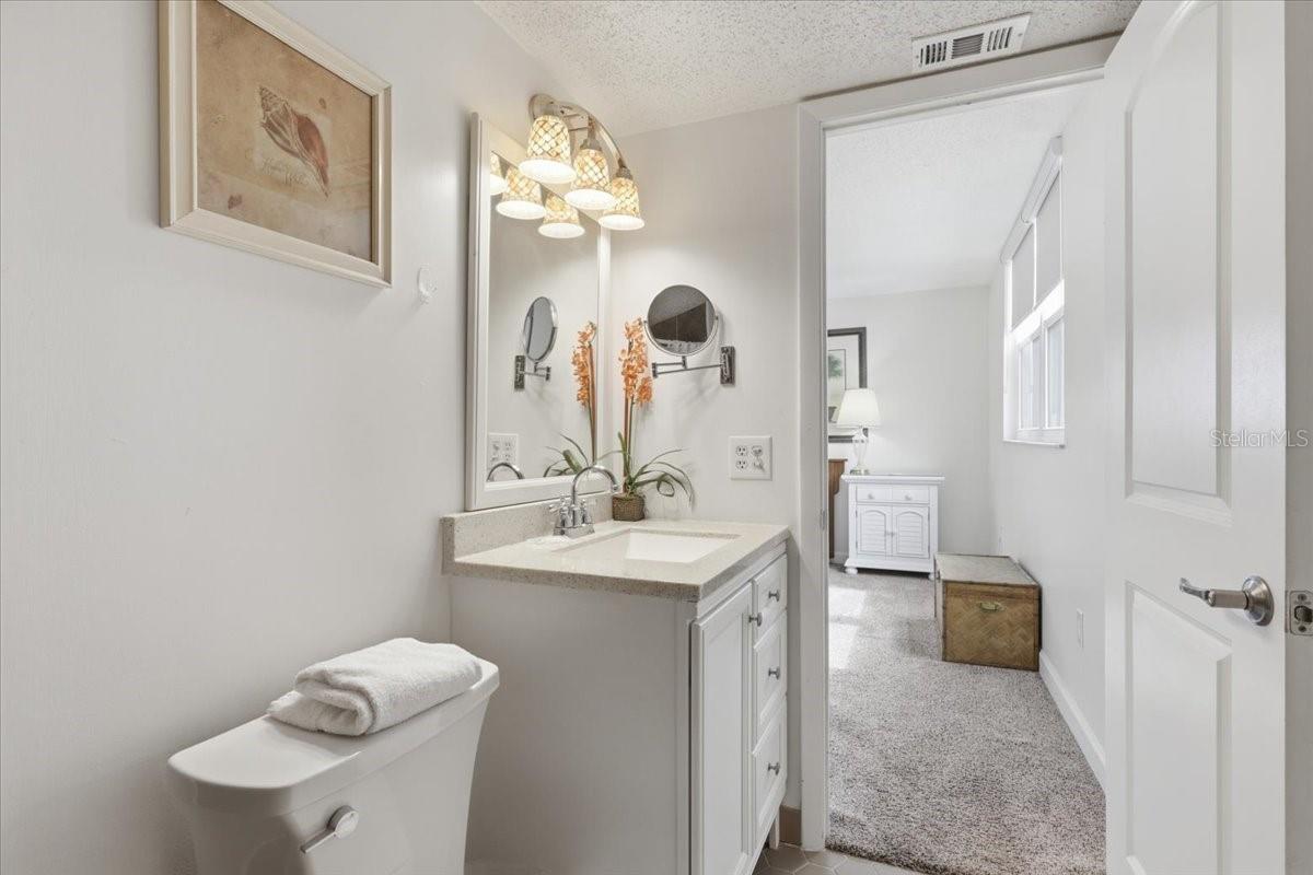 SHORES OF MADEIRA CONDO - Residential