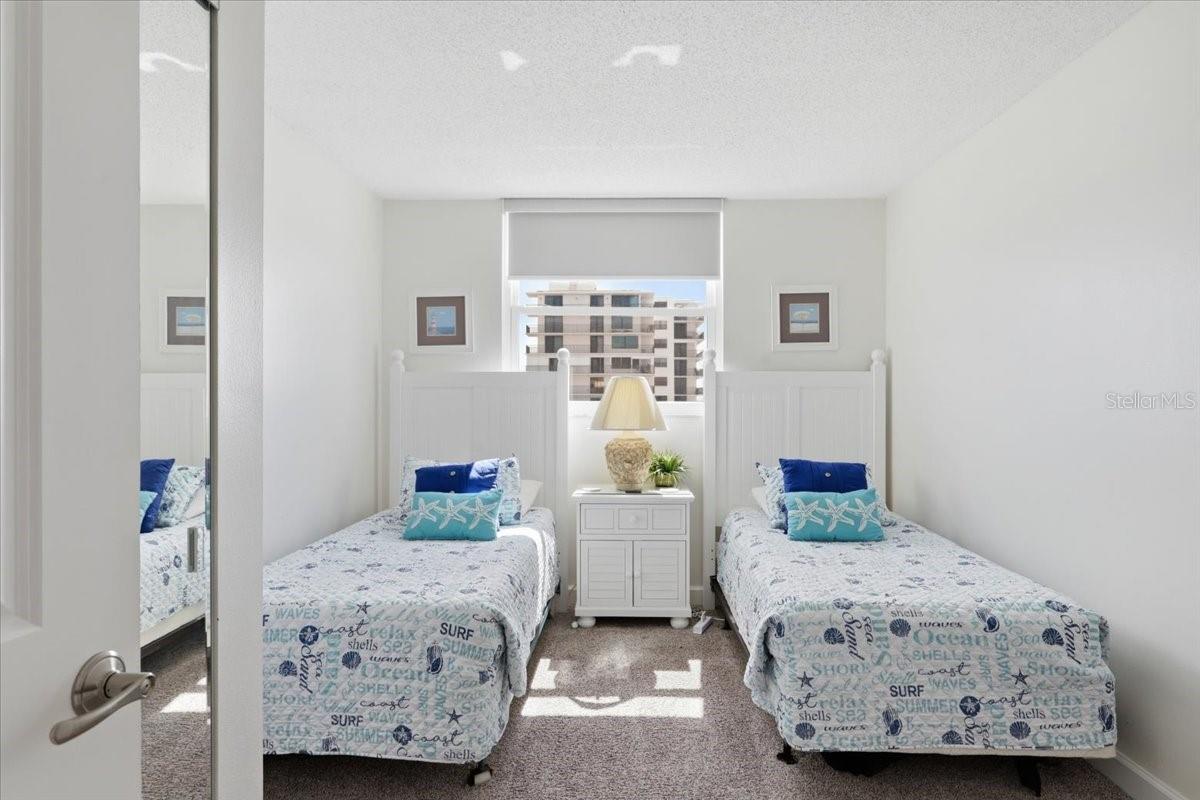 SHORES OF MADEIRA CONDO - Residential