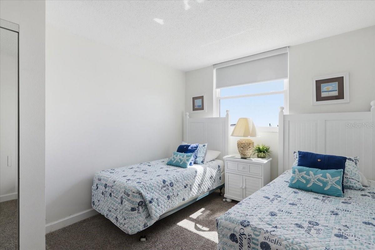 SHORES OF MADEIRA CONDO - Residential