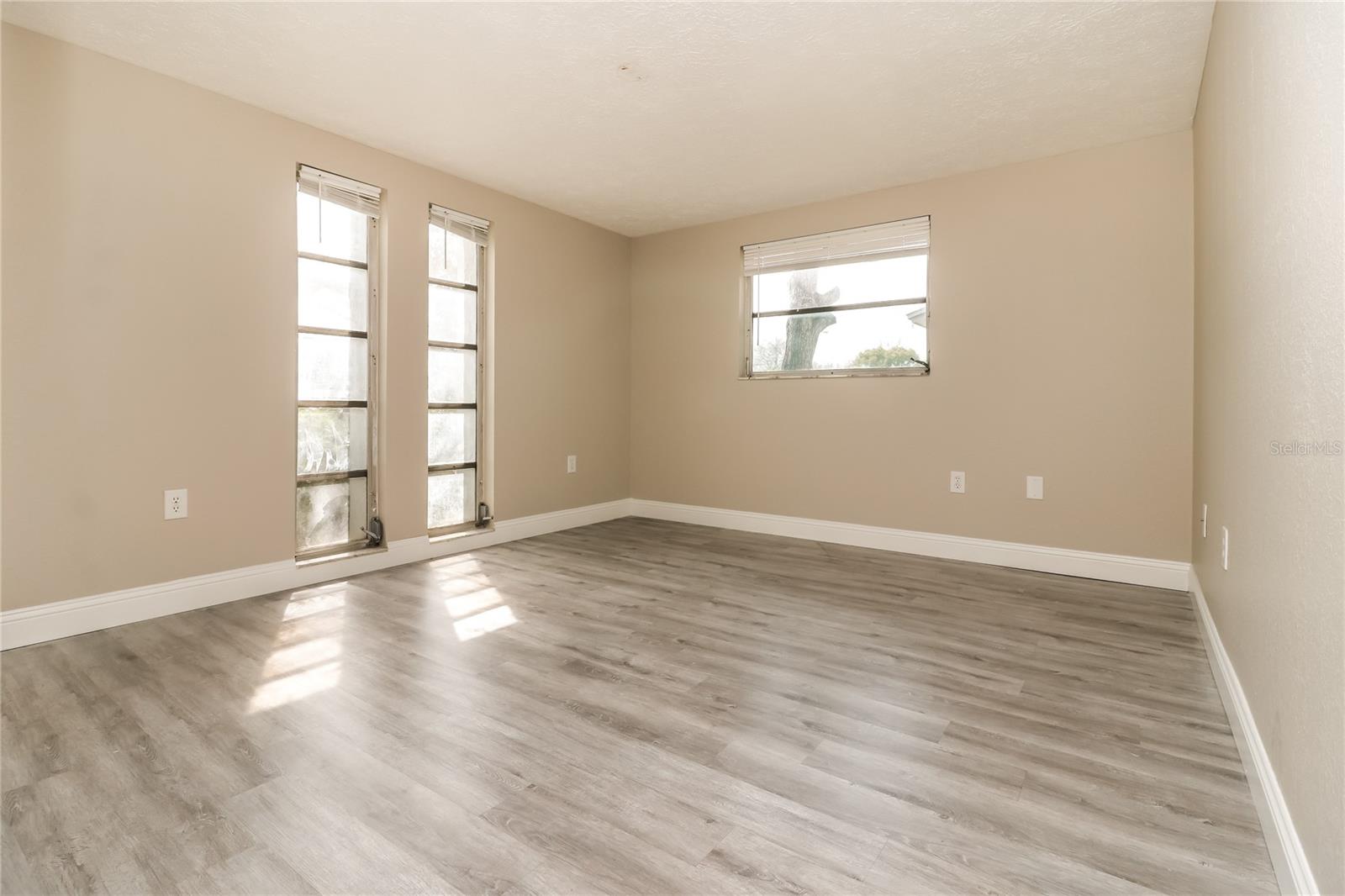 FOREST HILLS EAST - Residential Lease