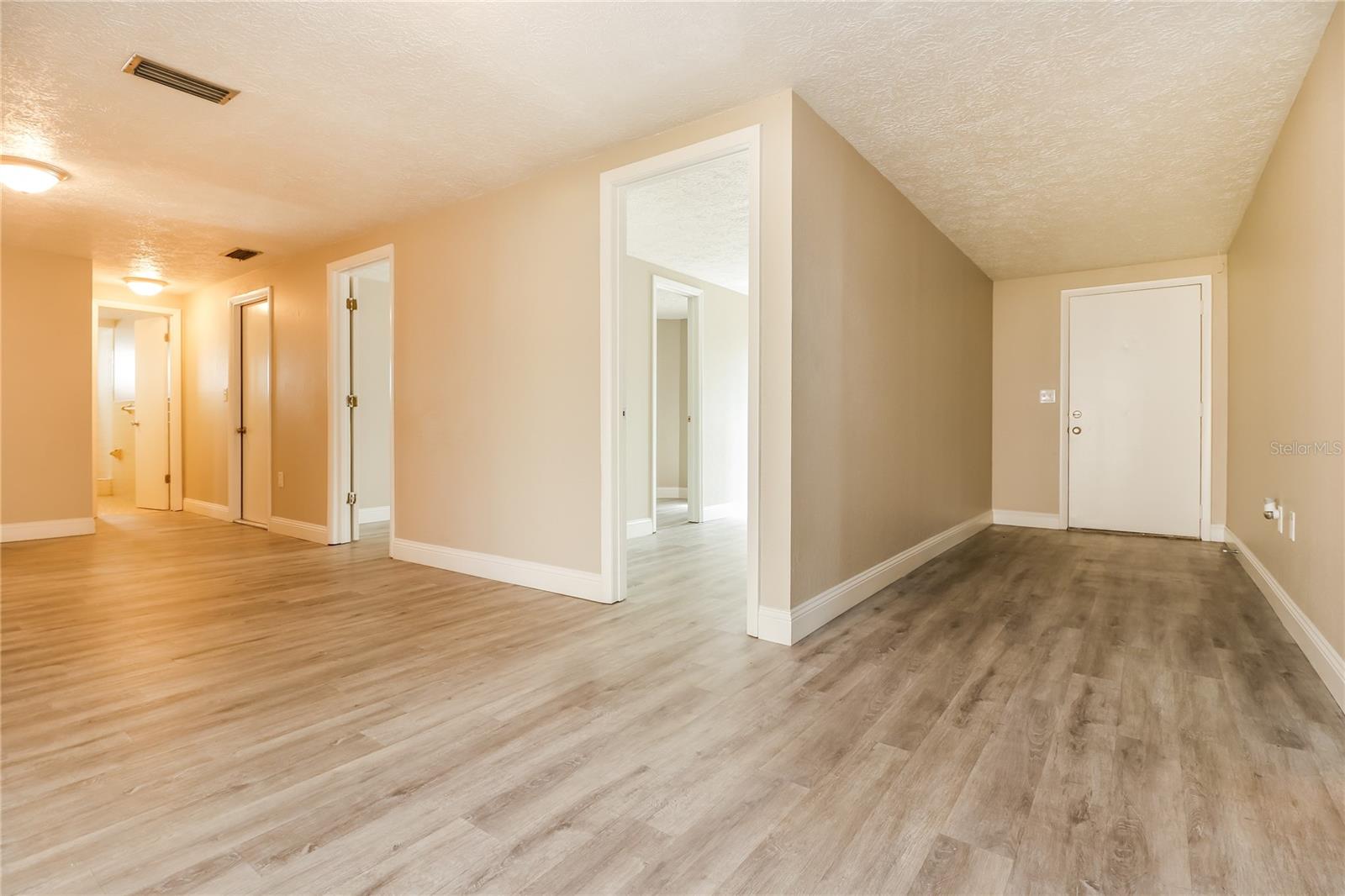 FOREST HILLS EAST - Residential Lease