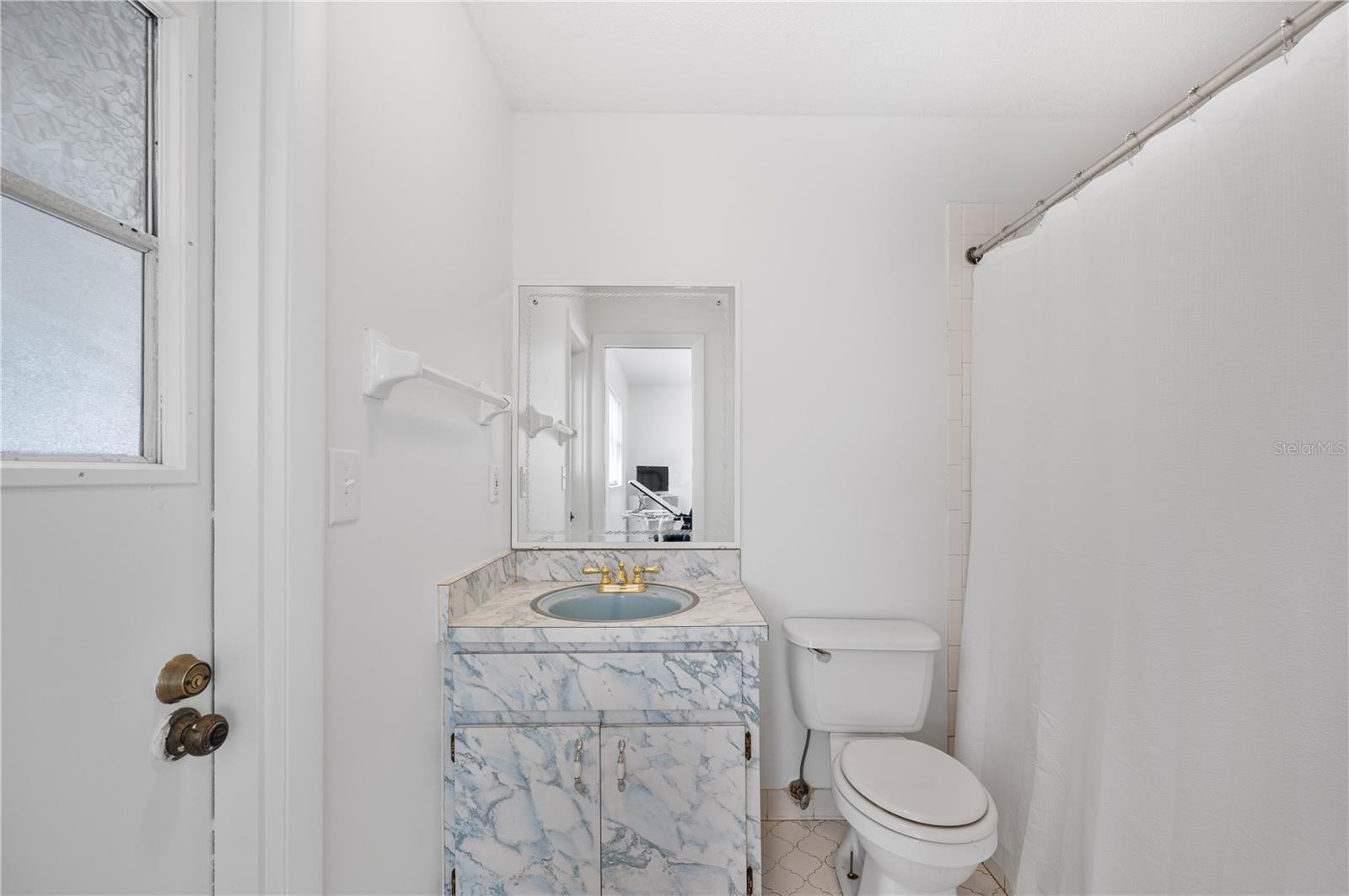 ELOISE WOODS EAST LAKE MARIAM UNIT - Residential