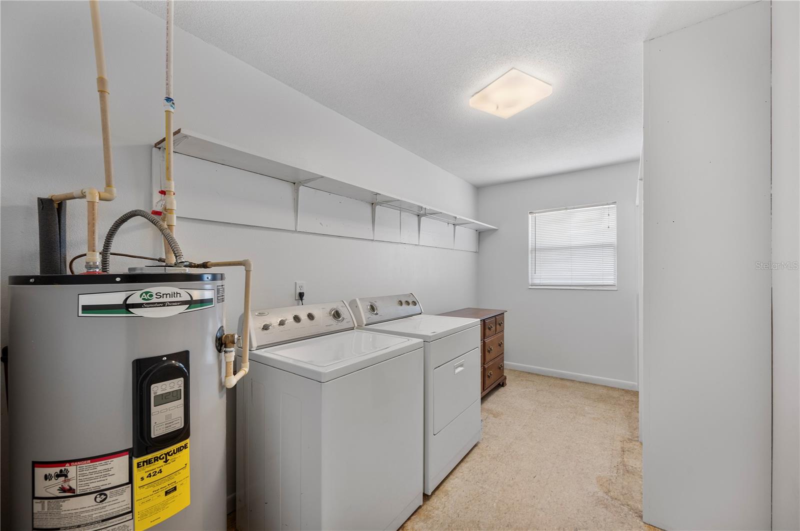 ELOISE WOODS EAST LAKE MARIAM UNIT - Residential