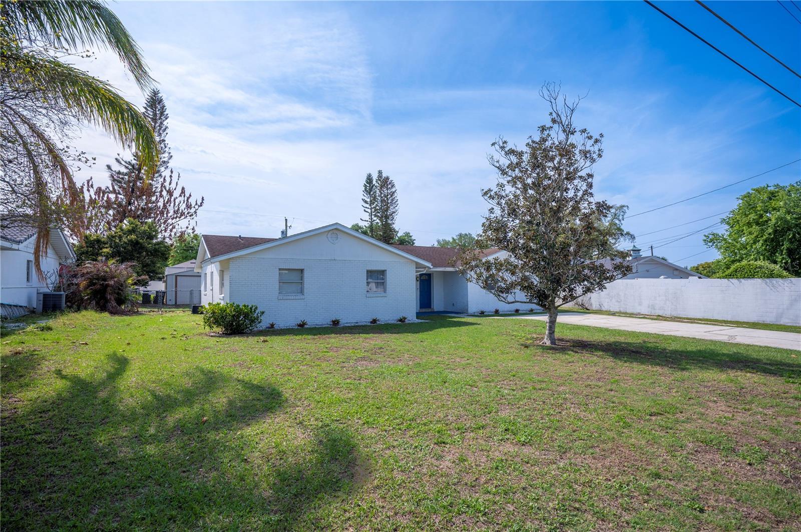 ELOISE WOODS EAST LAKE MARIAM UNIT - Residential