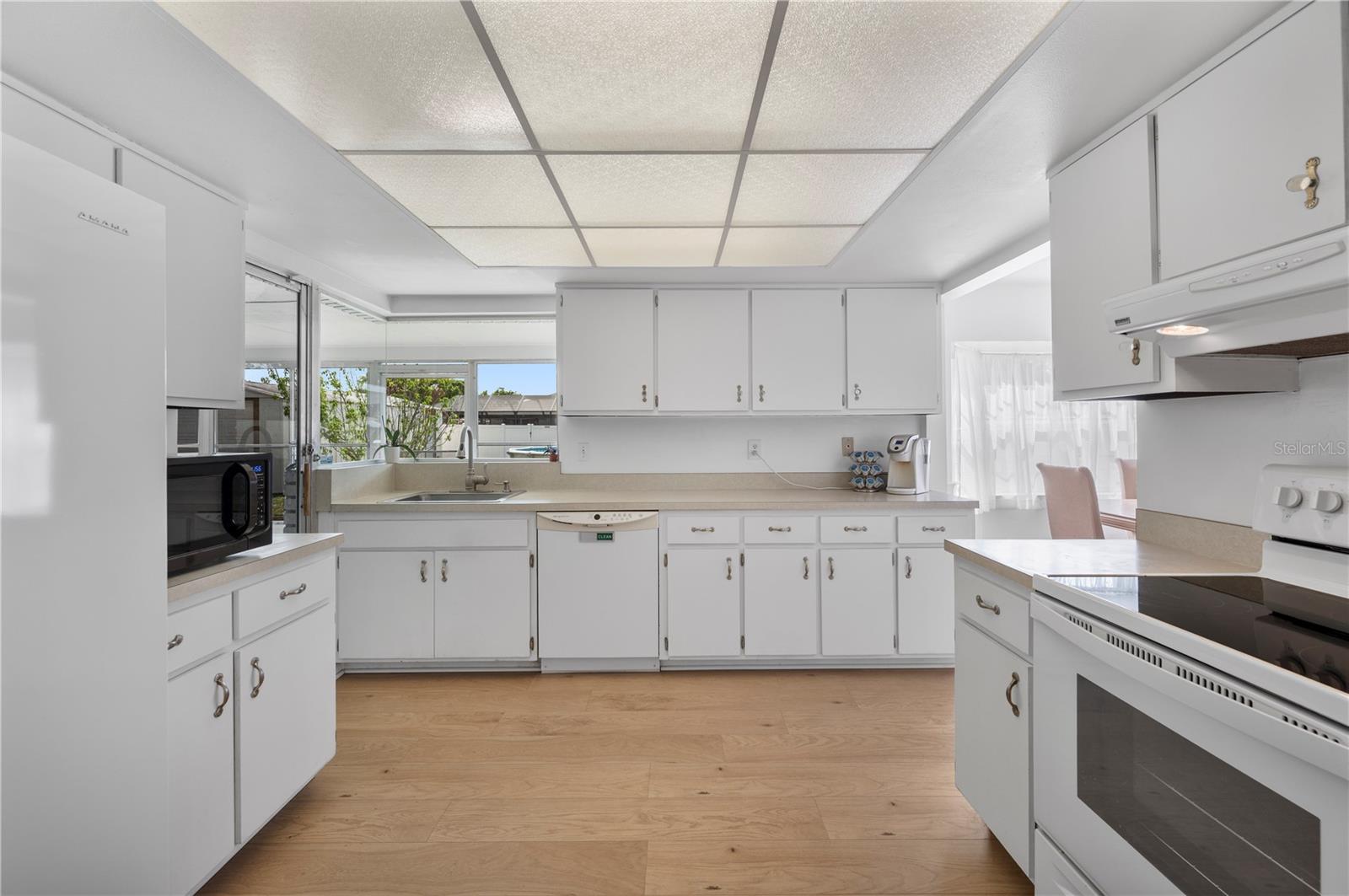 ELOISE WOODS EAST LAKE MARIAM UNIT - Residential