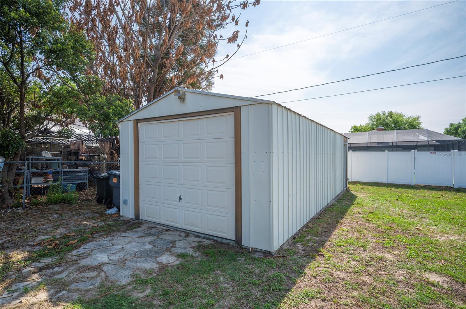 ELOISE WOODS EAST LAKE MARIAM UNIT - Residential