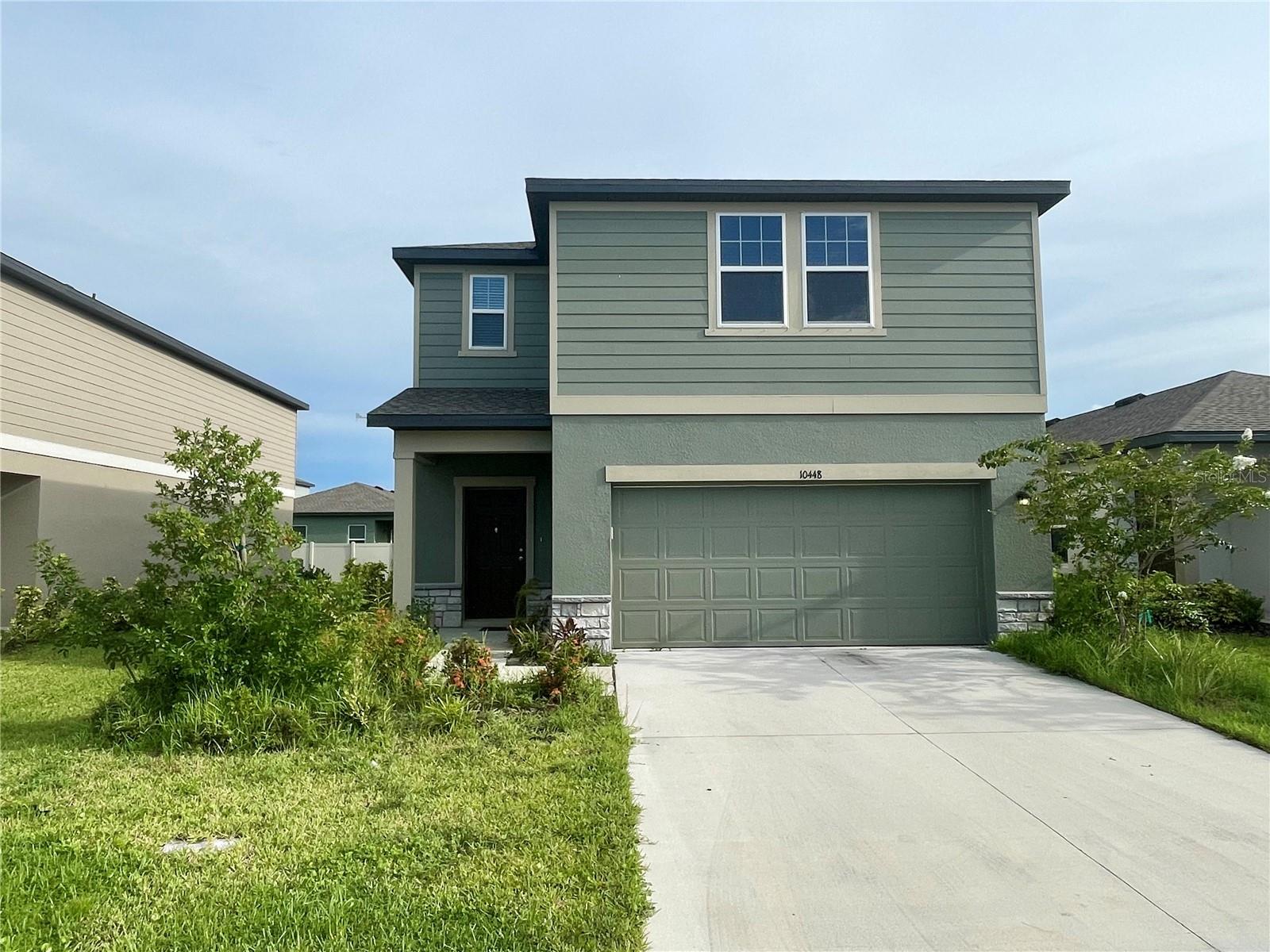 Welcome to this stunning 2023-built 5-bedroom, 4-bath home located in the highly sought-after Summerwoods community! With over 2,700 square feet of beautifully designed living space, this home offers the perfect blend of comfort, functionality, and style. The open floor plan showcases a modern kitchen with granite countertops, stainless steel appliances, a spacious corner pantry, and a large island bar—ideal for casual dining and entertaining. The kitchen flows seamlessly into the bright living and dining areas, perfect for gathering with family and friends.
Upstairs, a large loft offers flexible space for a media room, home office, or playroom. The upstairs laundry room includes a washer and dryer for added convenience. The spacious primary suite provides a peaceful retreat, while the additional bedrooms offer ample room for guests or a growing family.
Step outside to the covered patio—perfect for relaxing or dining al fresco. The 2-car garage provides ample storage and parking. Optional furniture available, making your move even easier!
Enjoy resort-style living in Summerwoods, where community amenities include a sparkling pool, splash pad, playground, and more.
Don’t miss your chance to own this like-new, move-in ready home in one of the area’s most desirable neighborhoods! looking for annual lease, no pets.