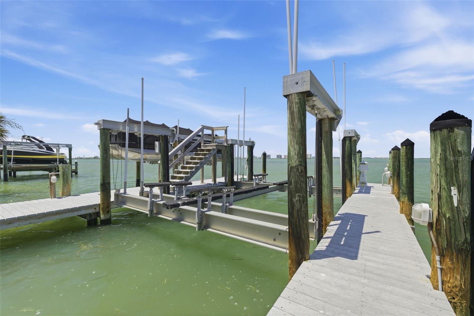 EAGLES NEST POINT - Residential