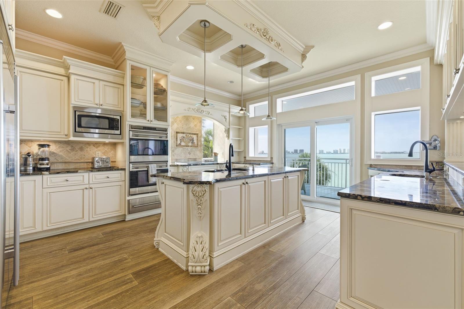 EAGLES NEST POINT - Residential