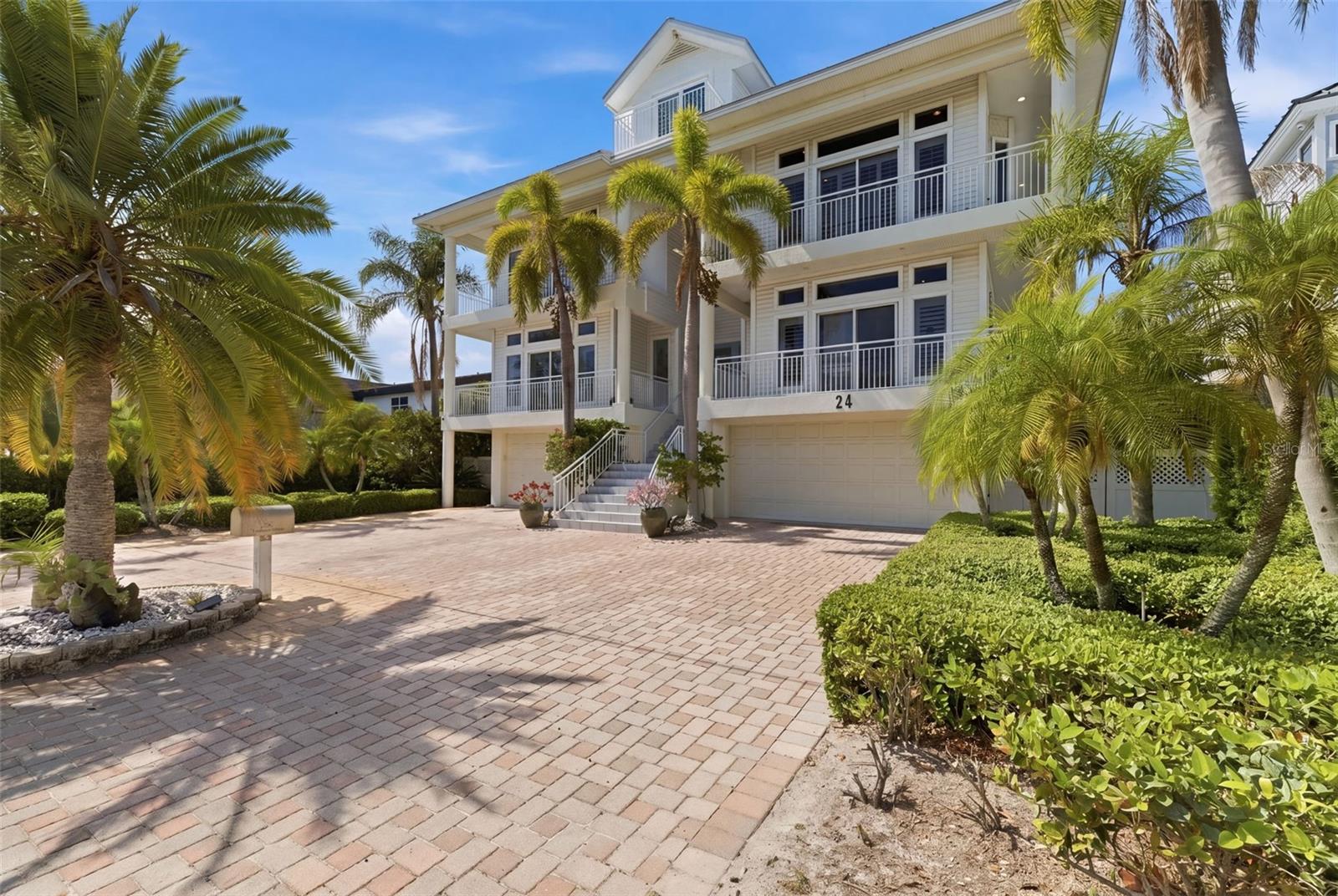 EAGLES NEST POINT - Residential