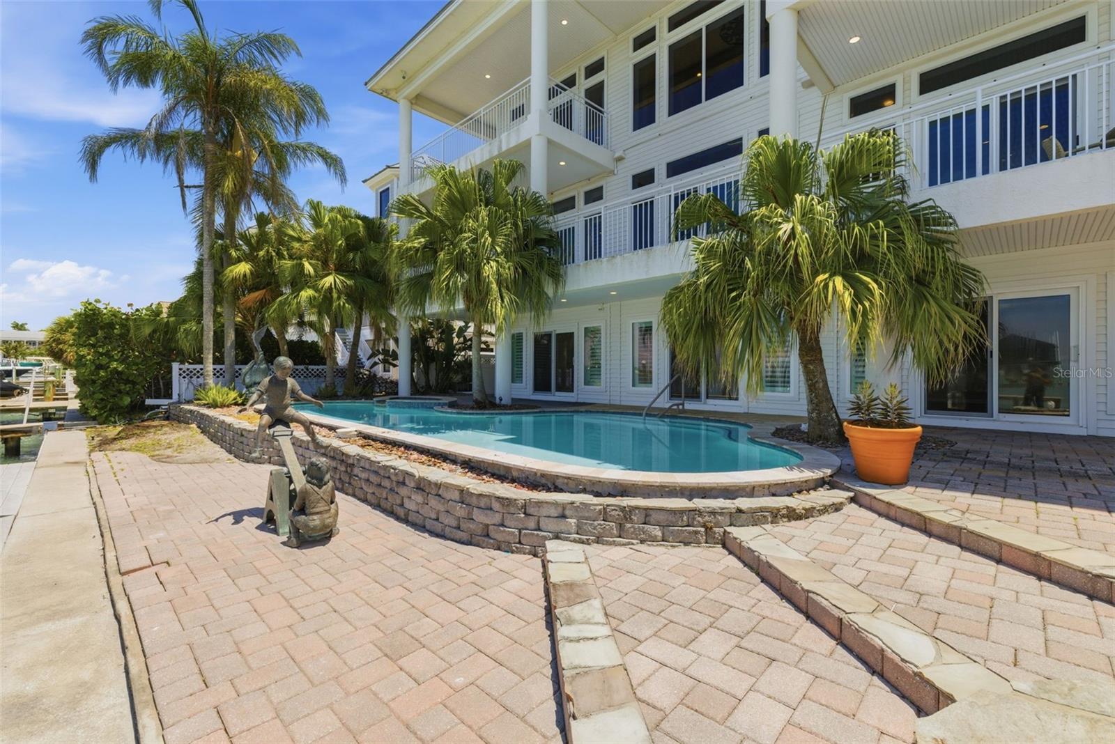 EAGLES NEST POINT - Residential