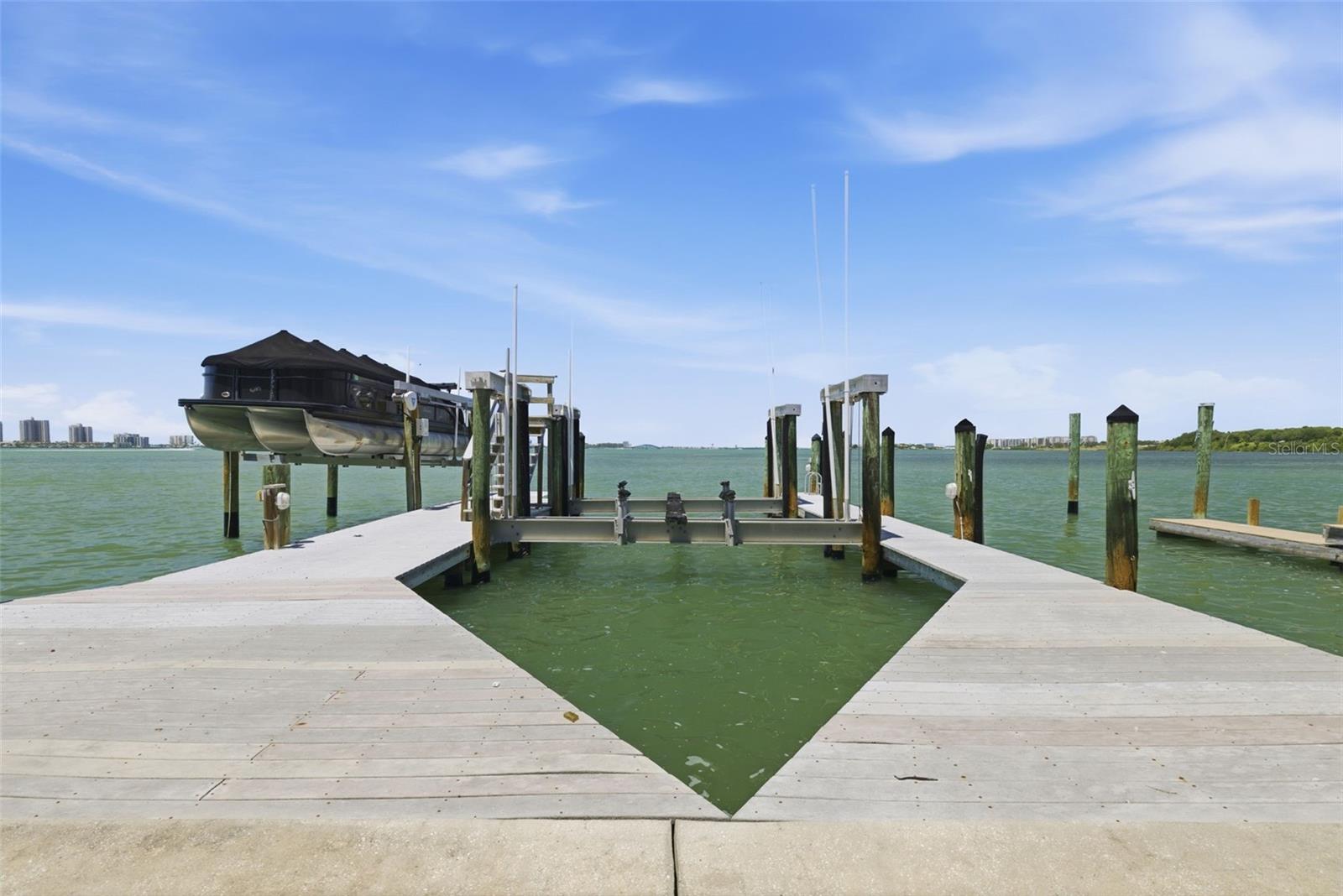 EAGLES NEST POINT - Residential