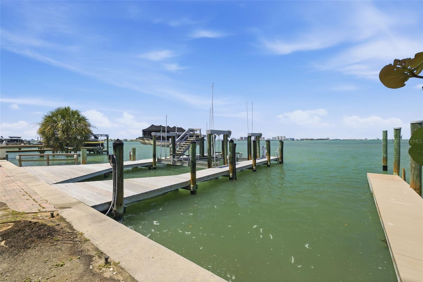 EAGLES NEST POINT - Residential