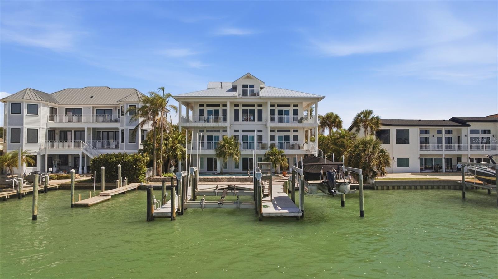 EAGLES NEST POINT - Residential