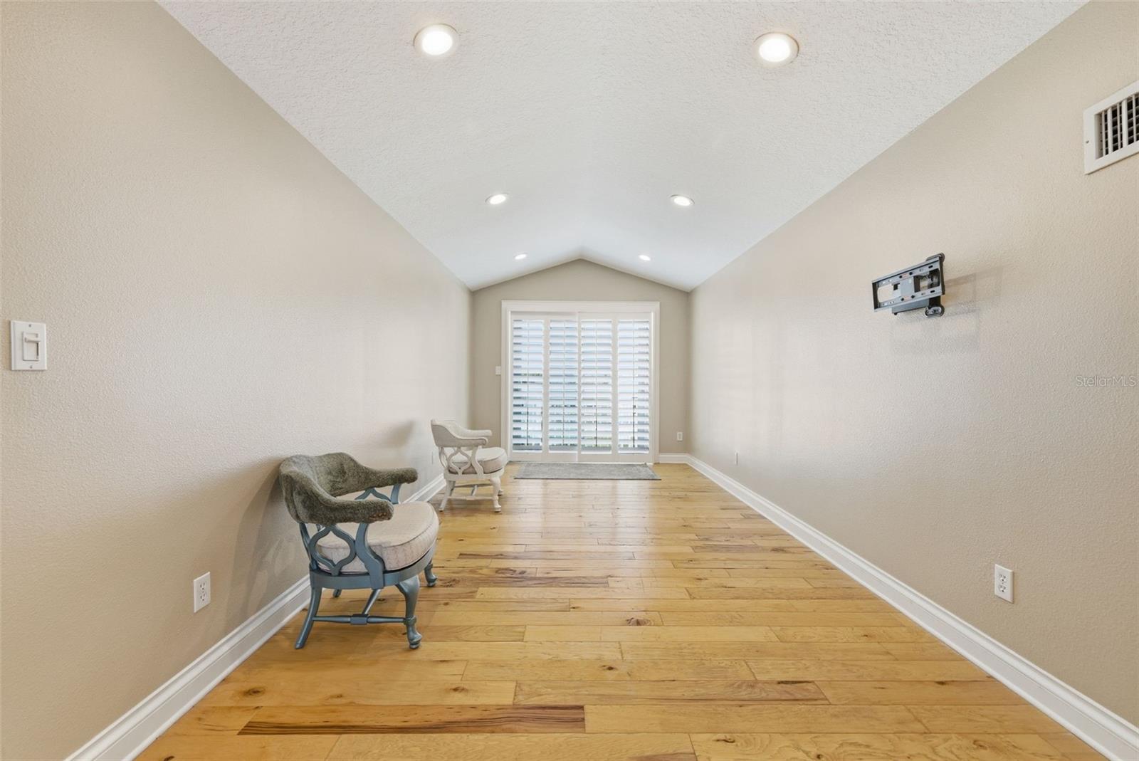 EAGLES NEST POINT - Residential