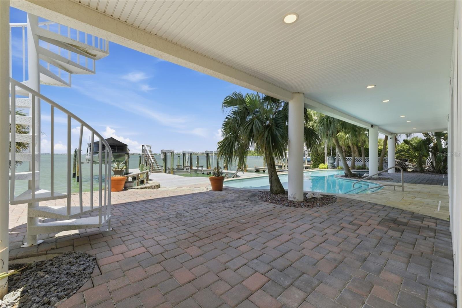 EAGLES NEST POINT - Residential