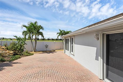 A home in WINTER HAVEN