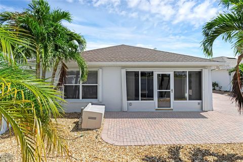 A home in WINTER HAVEN