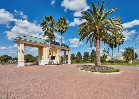 A home in WINTER HAVEN