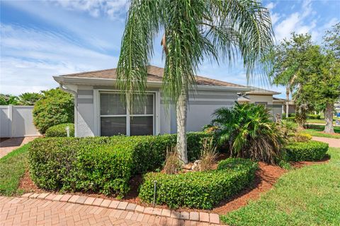 A home in WINTER HAVEN