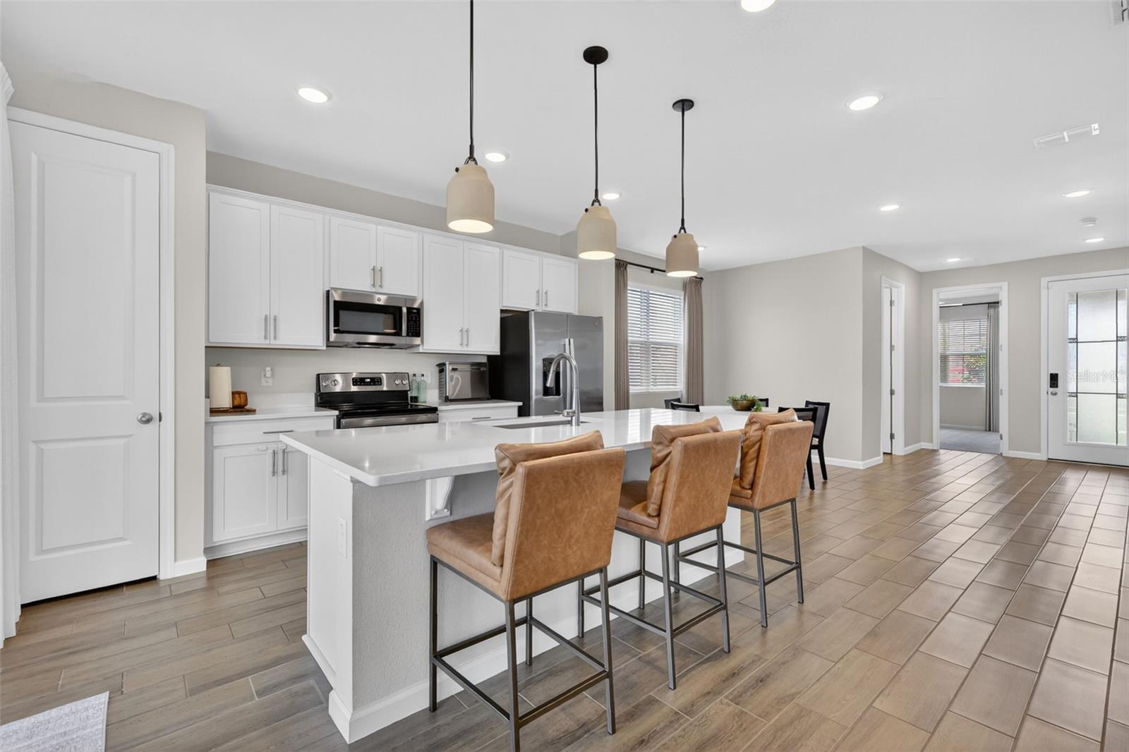 SEASONS AT LAKESIDE FOREST - Residential Lease