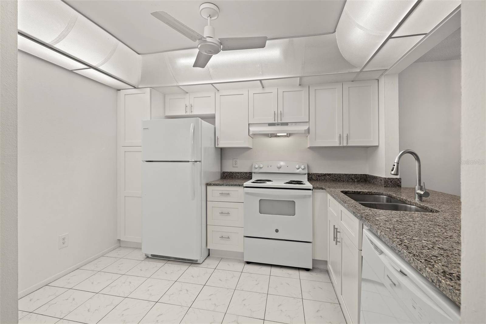 LAKEVIEW OF LARGO - Residential Lease