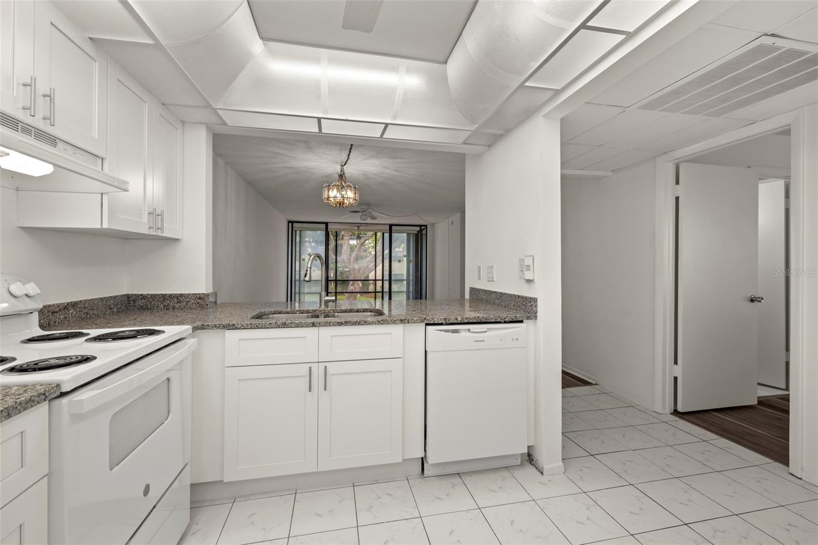 LAKEVIEW OF LARGO - Residential Lease