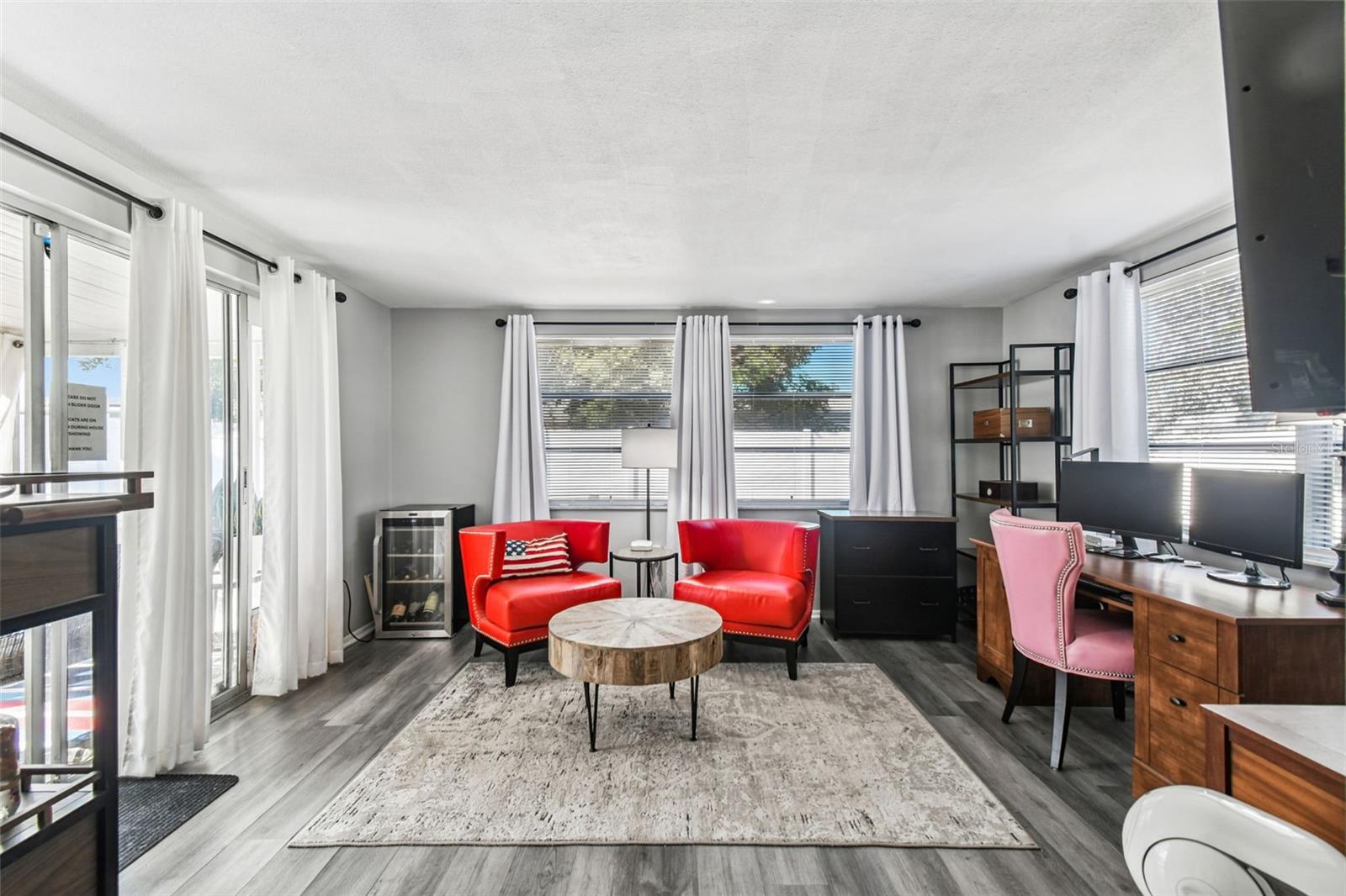 EMBASSY HILLS - Residential