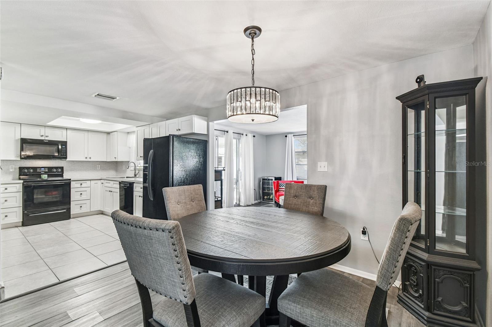 EMBASSY HILLS - Residential