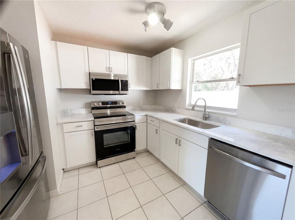 Photo of 1315 Braebury Drive, Leesburg, FL 34748 (MLS # O6381712)