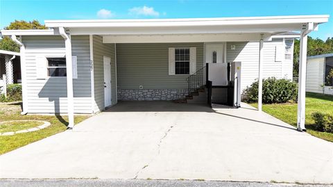 A home in EUSTIS