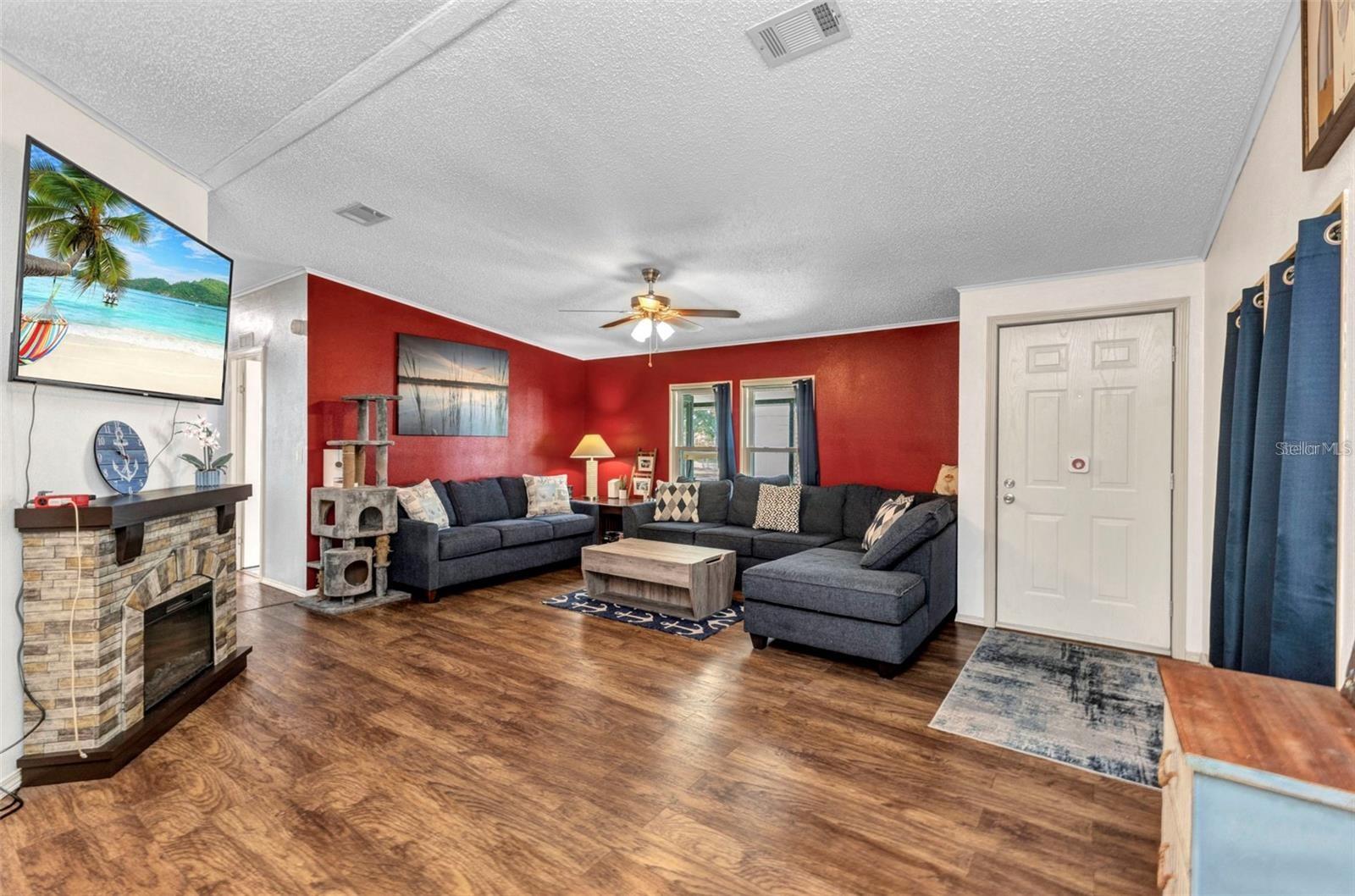 LEMON BAY ISLES PH 02 - Residential