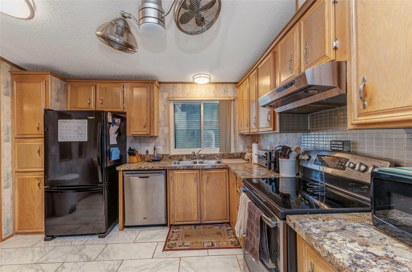 LEMON BAY ISLES PH 02 - Residential