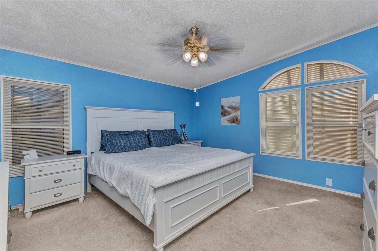 LEMON BAY ISLES PH 02 - Residential