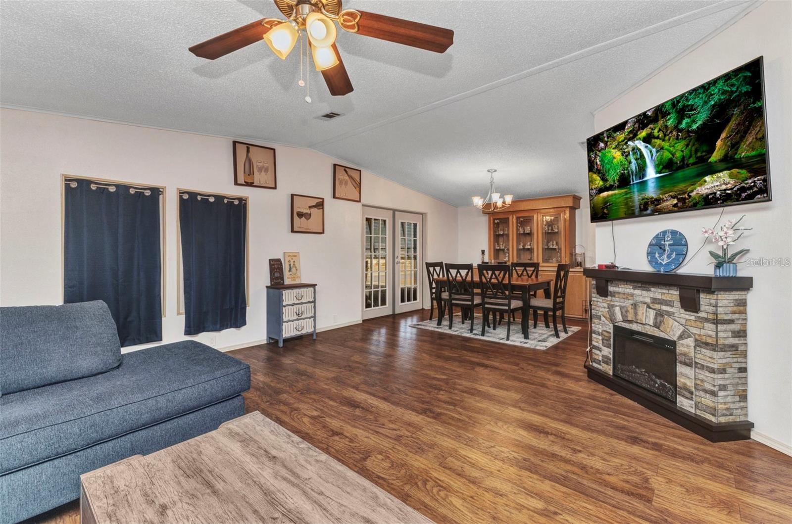 LEMON BAY ISLES PH 02 - Residential