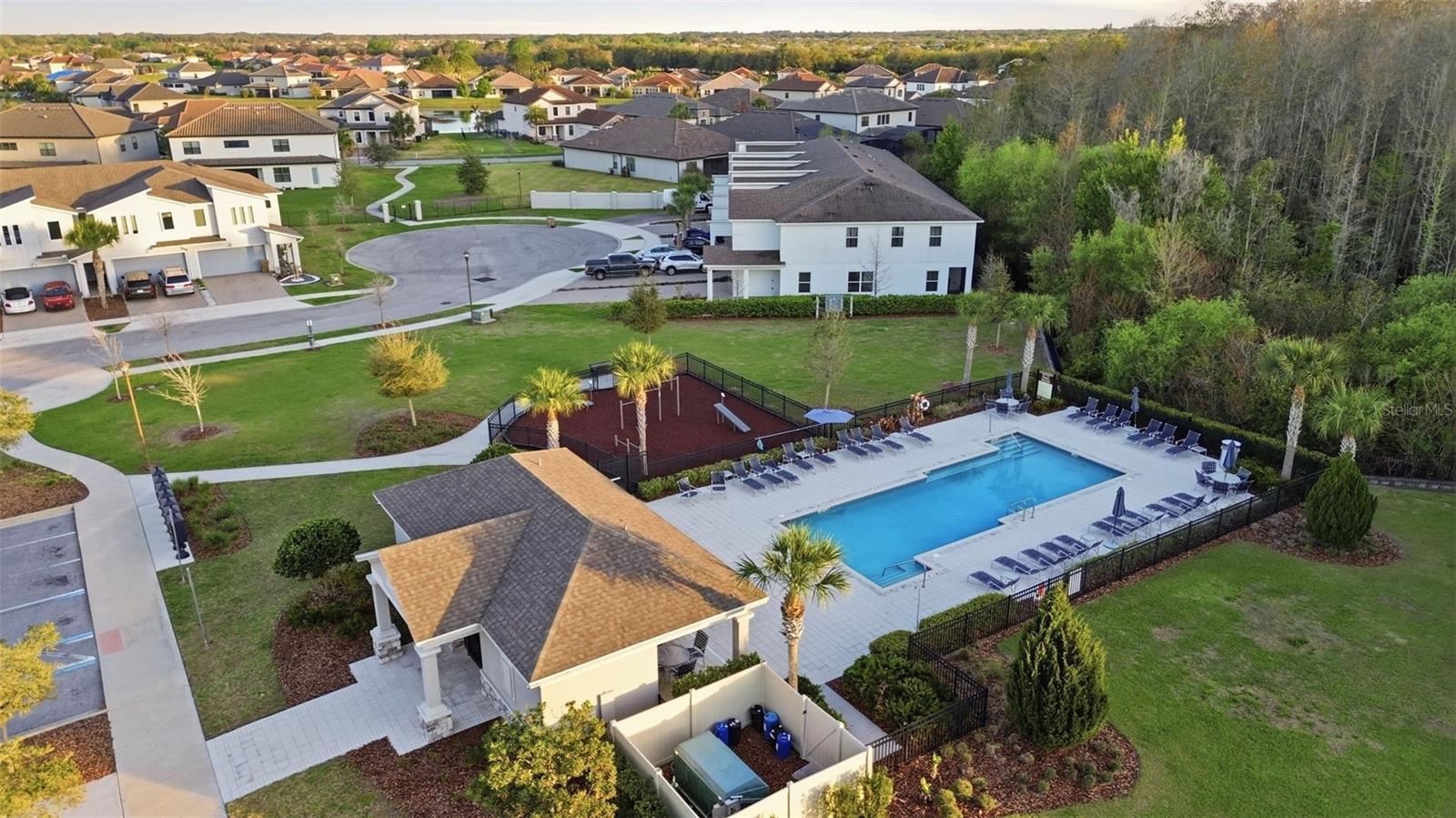 BELLA PARC TWNHMS - Residential