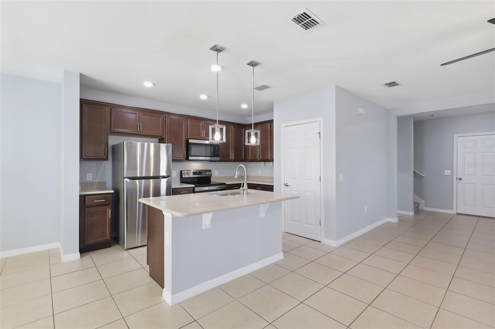 BELLA PARC TWNHMS - Residential