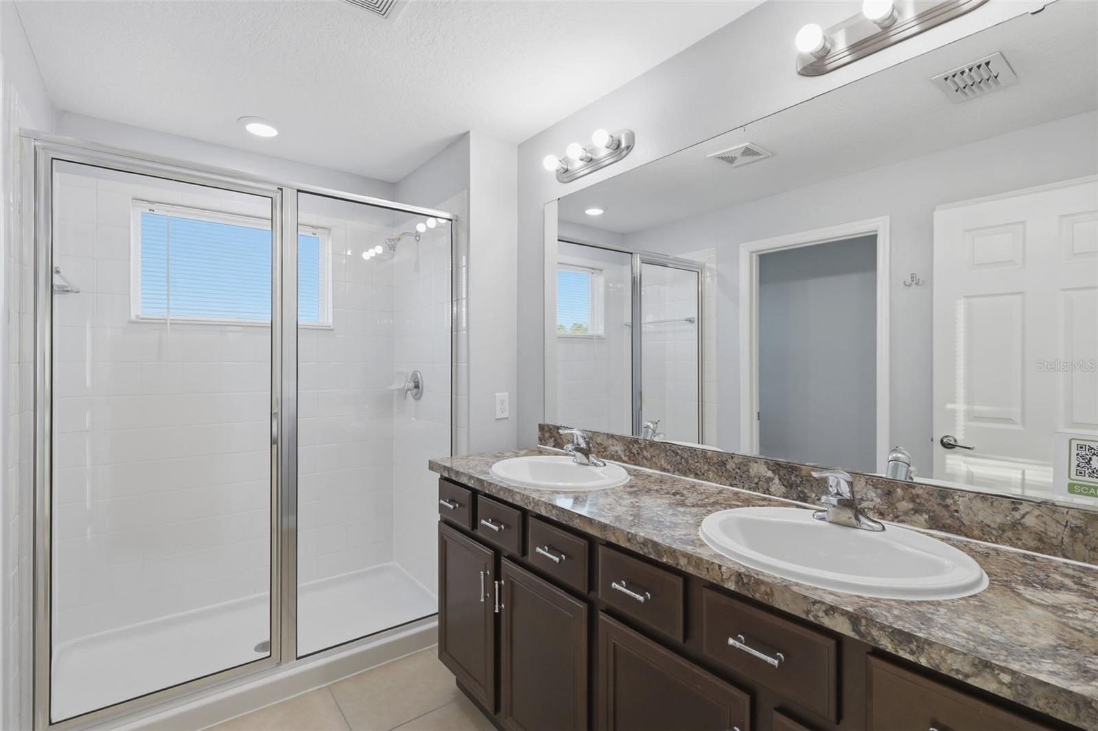 BELLA PARC TWNHMS - Residential