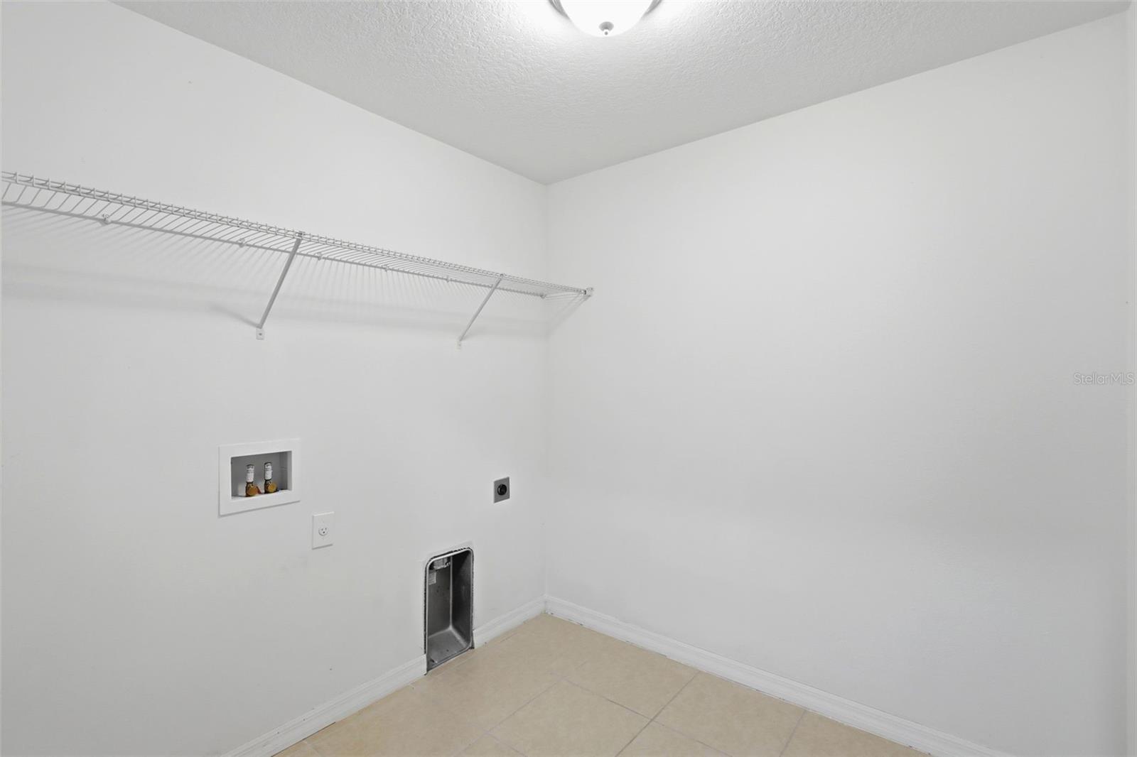 BELLA PARC TWNHMS - Residential