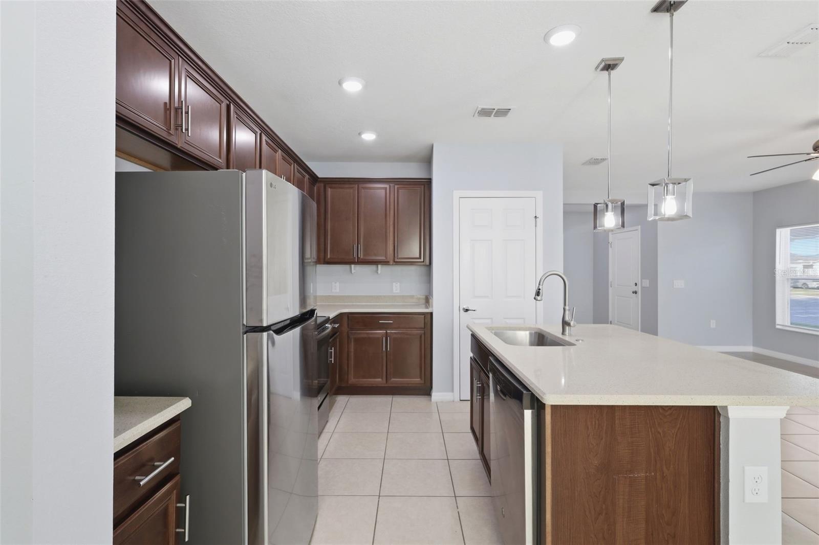 BELLA PARC TWNHMS - Residential