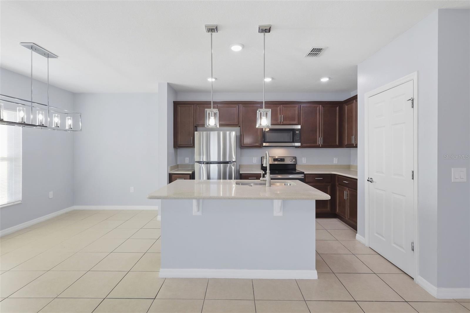 BELLA PARC TWNHMS - Residential