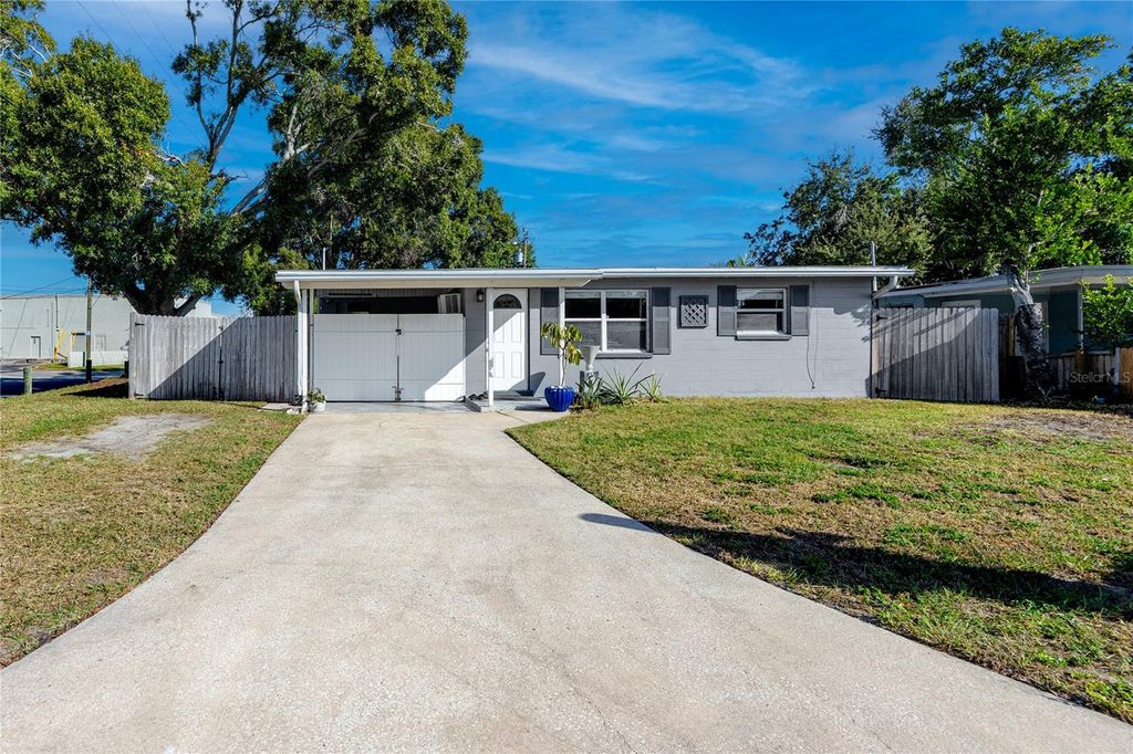 Photo of 10595 118th Avenue, Largo, FL 33773 (MLS # TB8440249)
