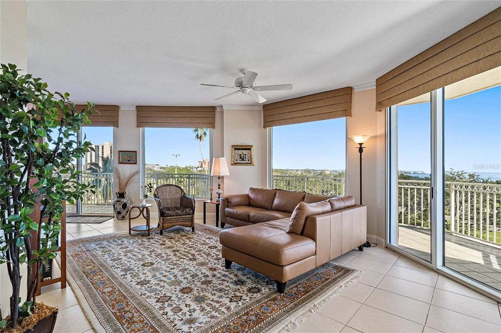 VINOY PLACE CONDO - Residential