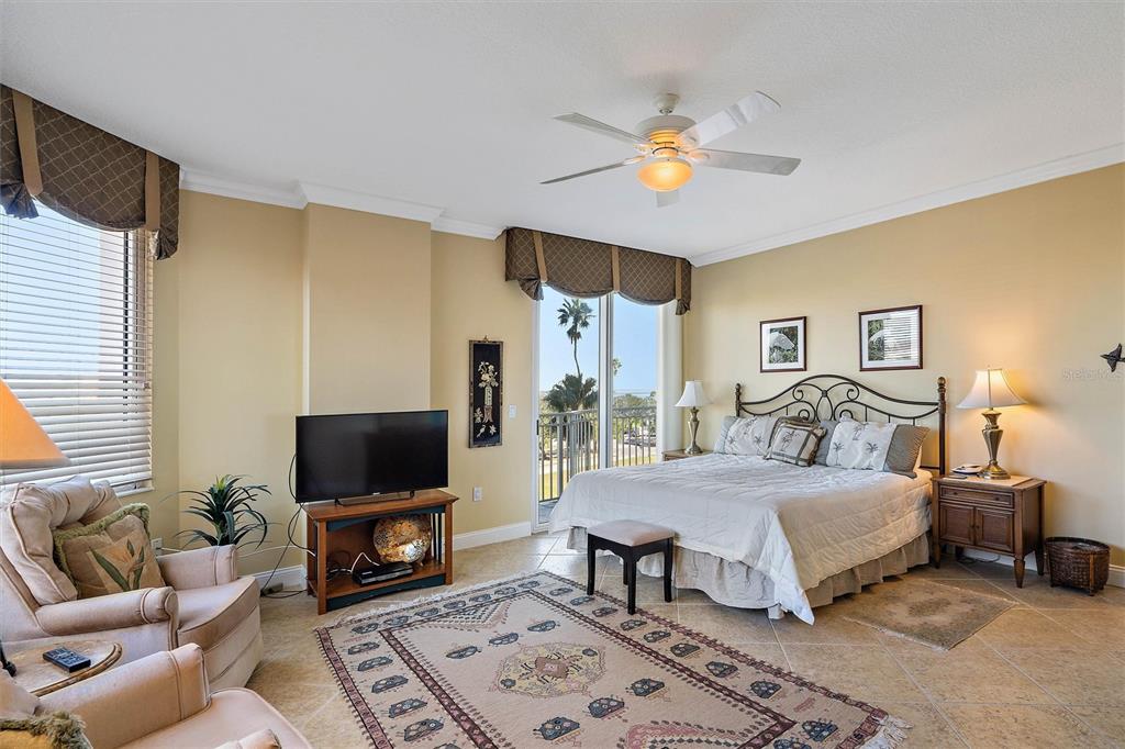 VINOY PLACE CONDO - Residential