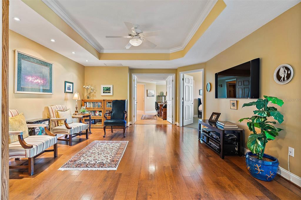 VINOY PLACE CONDO - Residential