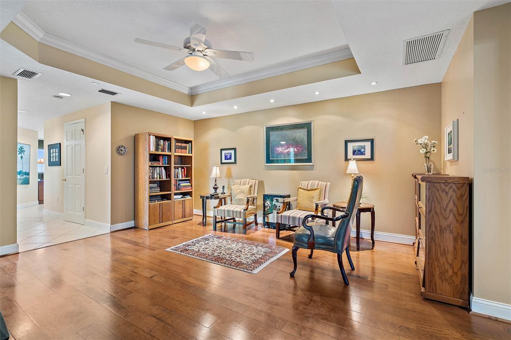 VINOY PLACE CONDO - Residential