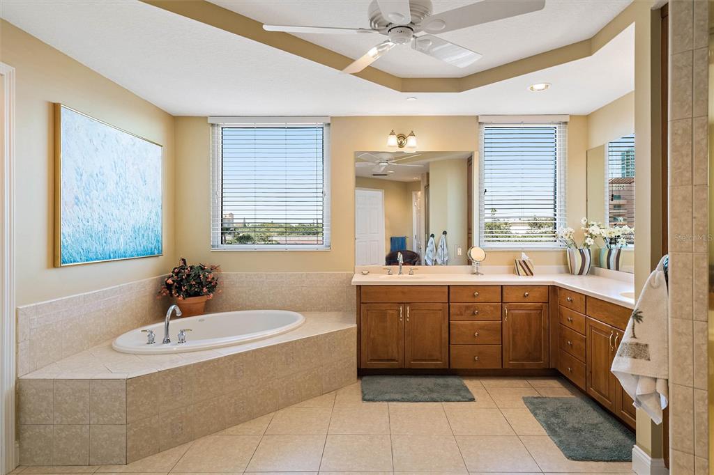 VINOY PLACE CONDO - Residential