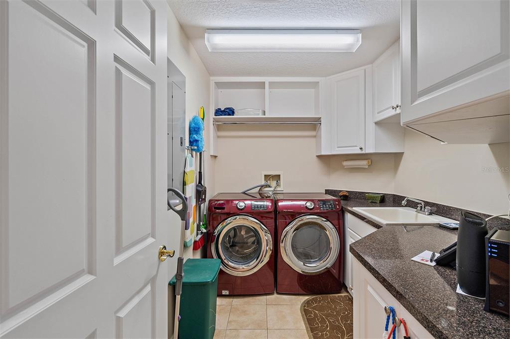 VINOY PLACE CONDO - Residential